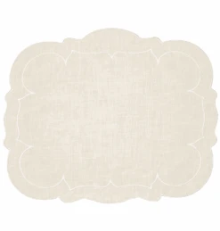 Linho Scalloped Rectangular Placemats In Ivory & White