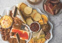 Platters & Boards -Selected Home Goods Store 9781452164151 5